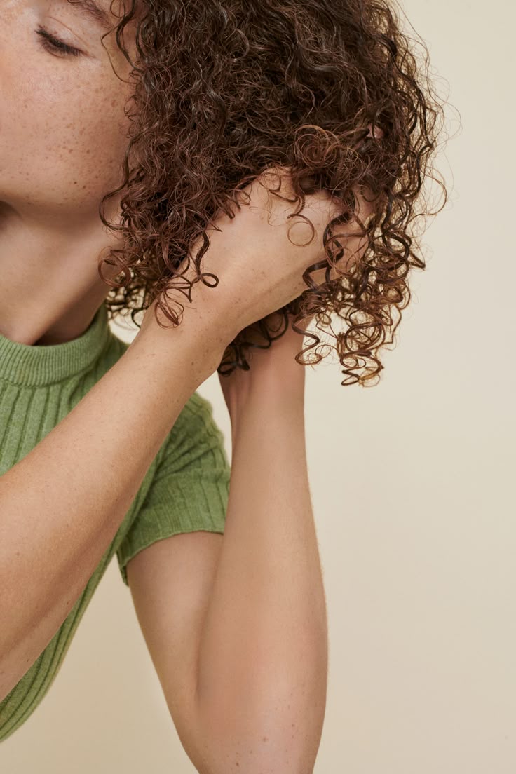 Comment définir ses boucles naturellement : le tutoriel complet